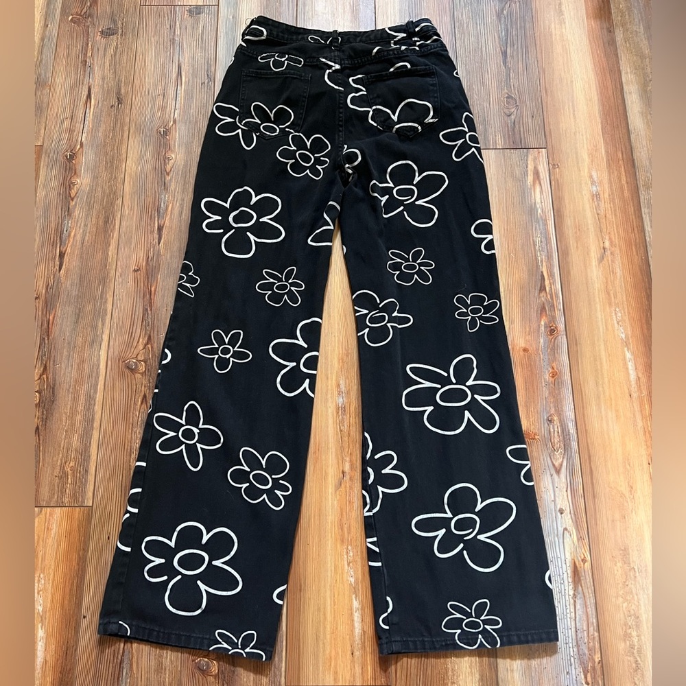 Dry Goods Black Flower High-Waisted Straight pants